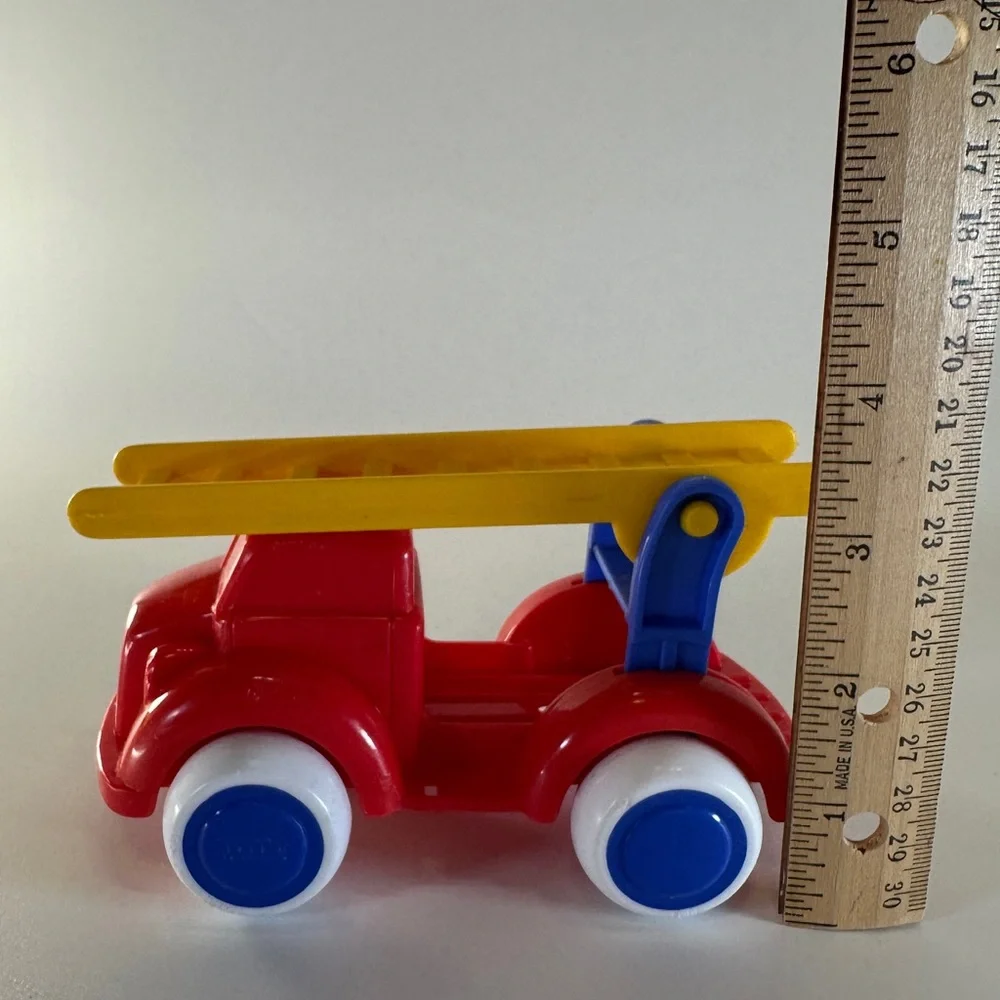 Viking Toys 1060 Sweden‎ Red Yellow Blue Plastic Jumbo Maxi Fire Truck 6” Ladder